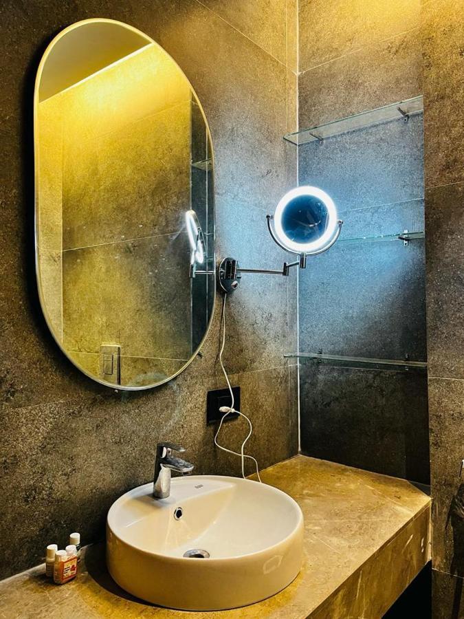 Luxe Apartment By Hey Studio'S ガーズィヤーバード エクステリア 写真